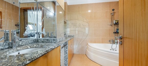 Дом с 4 спальнями в Serzedelo, Португалия № 177245 46