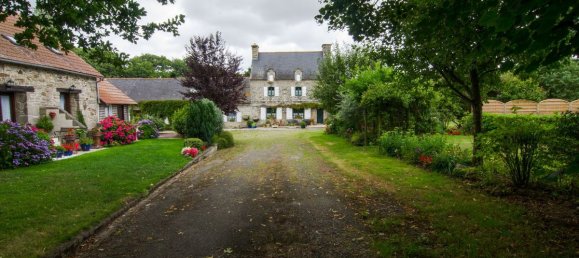 8 غرف نوم قلاع في Kergrist, France رقم 96242 2