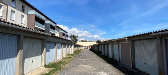  Garage in Beziers, France No. 316112 2