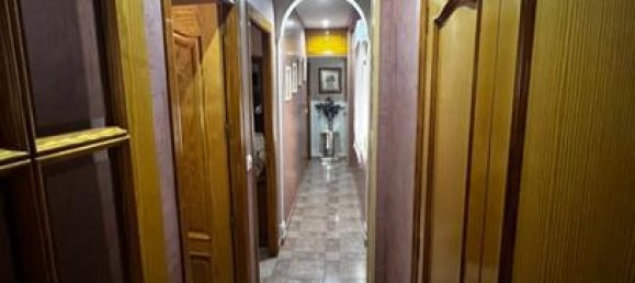 Apartamento de 3 dormitorios en Córdoba, Spain No. 186687 4