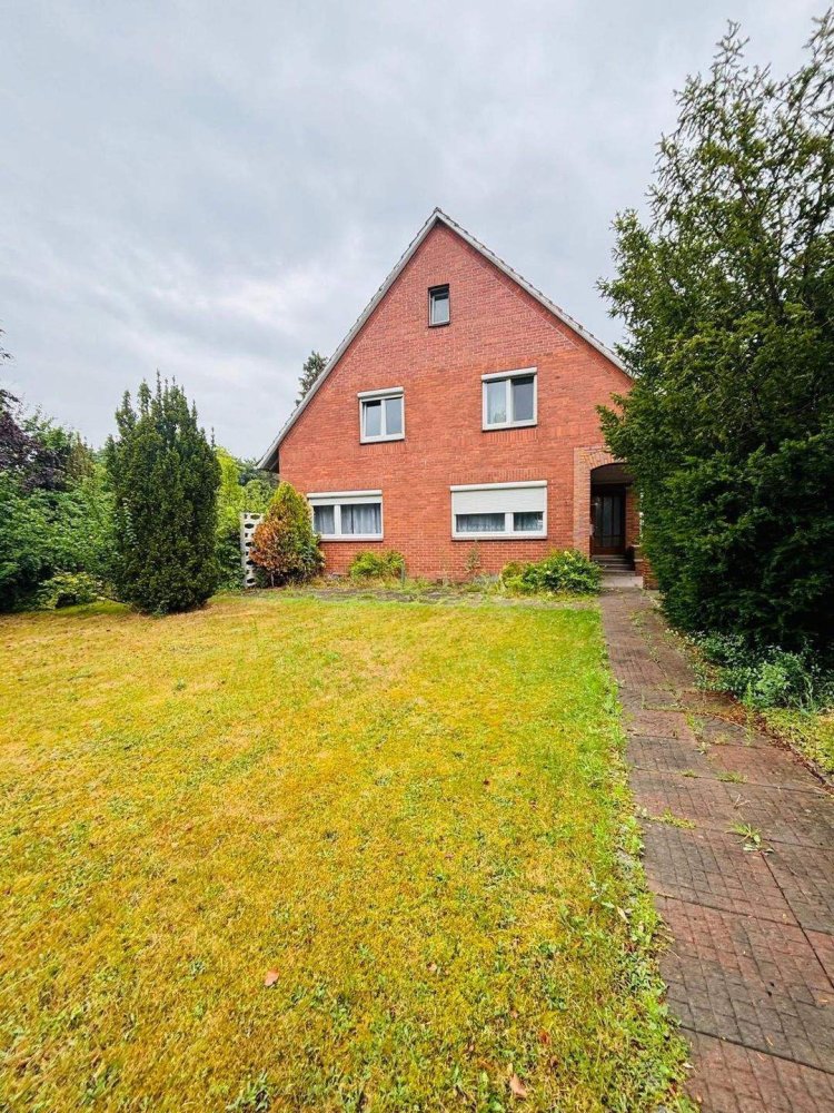 8 rooms Townhouse in Nienburg, Germany No. 264908