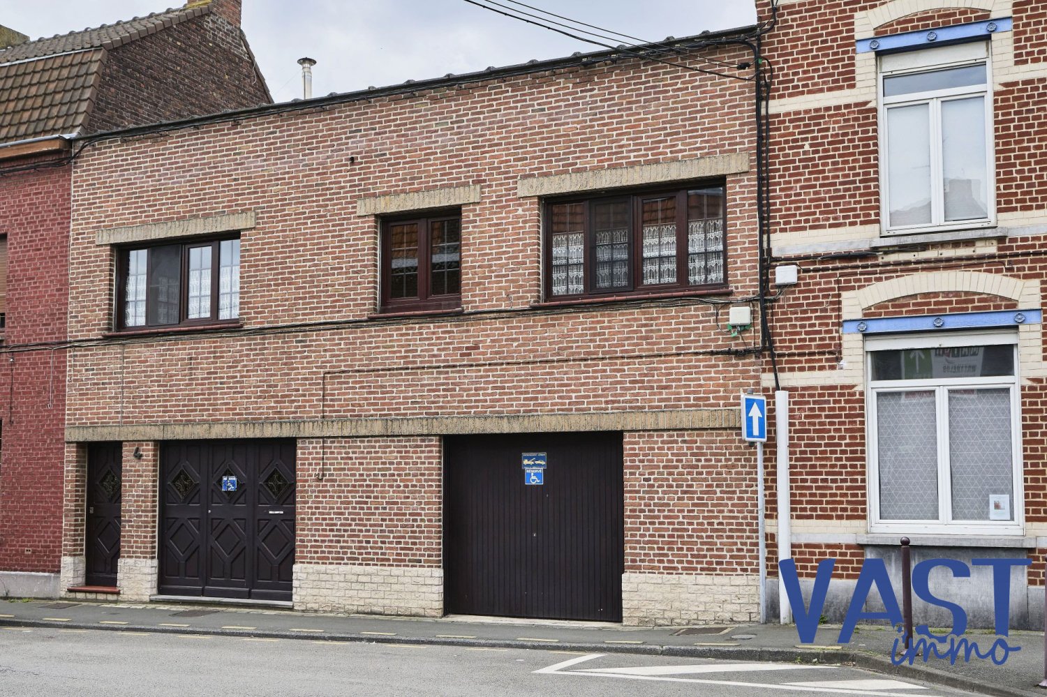 Casa de 4 dormitorios en Wattrelos, France No. 66254