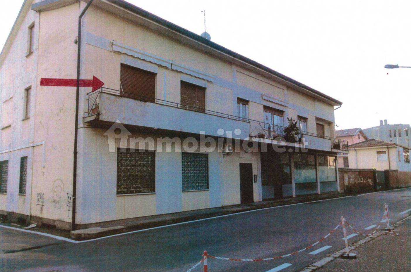 5 chambres Bâtiment à Como, Italy No. 285513