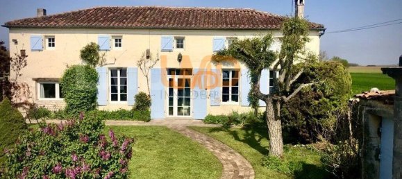 7 bedrooms House in Charente-Maritime, France No. 343455 18