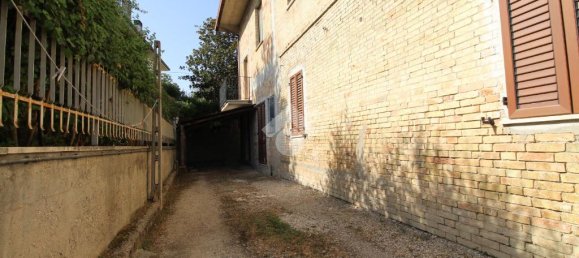 3 Schlafzimmer Haus in Colli del Tronto, Italy, Nr. 268841 26