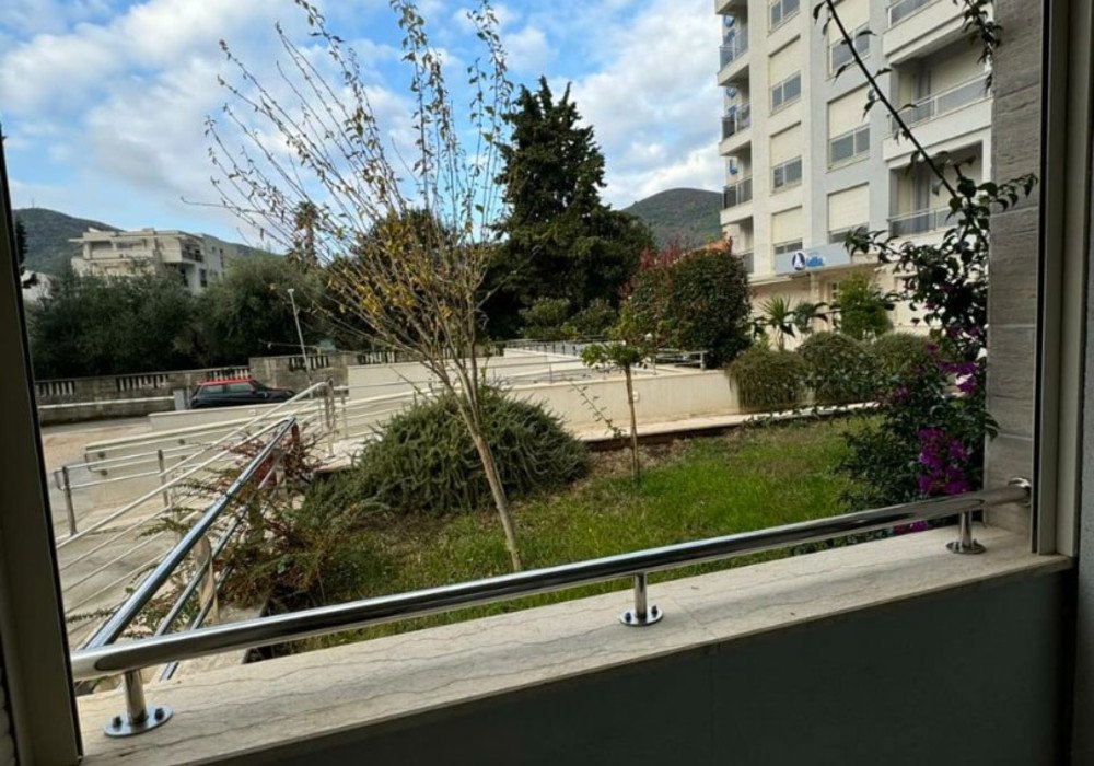 40m² Apartment in Budva, Montenegro No. 1813