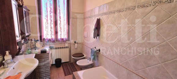 Apartamento de 2 dormitorios en Orte, Italy No. 105960 18