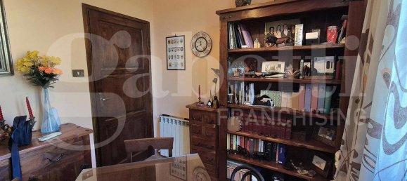 Apartamento de 2 dormitorios en Orte, Italy No. 105960 12