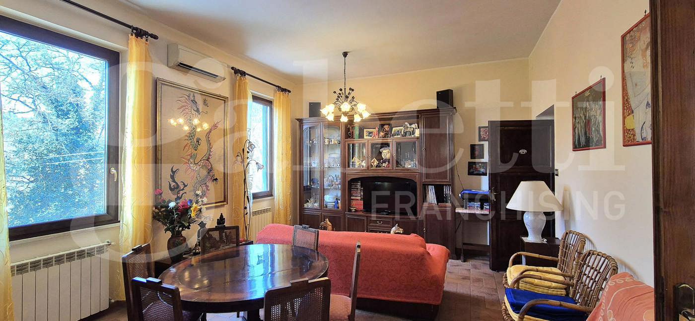 Apartamento de 2 dormitorios en Orte, Italy No. 105960