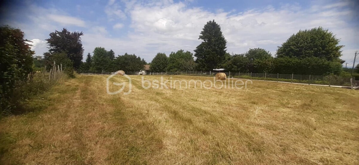  قطعة أرض في La Tour-du-Pin, France 927متر مربع رقم 320356