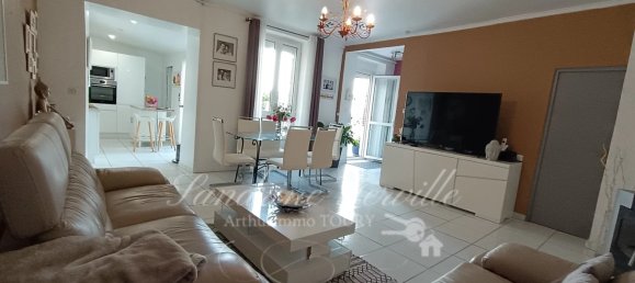 3 bedrooms House in Toury, France No. 245441 3
