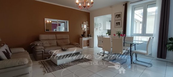 3 bedrooms House in Toury, France No. 245441 4