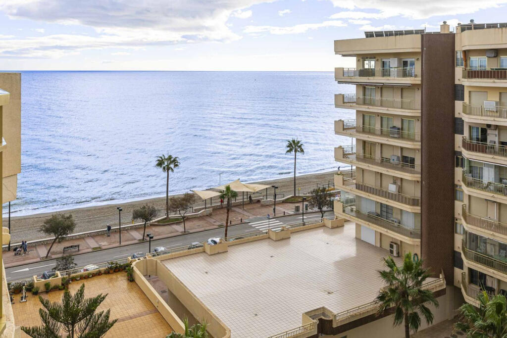 1 bedroom Apartment in Fuengirola, Spain No. 185368
