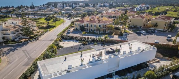 5 bedrooms Villa in Lagoa, Portugal No. 7586 2