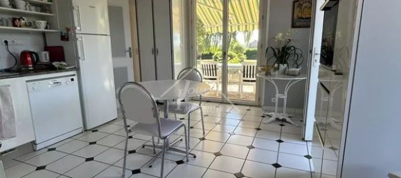 Casa de 3 dormitorios en Saint-Pourcain-sur-Sioule, France No. 200518 2