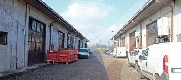 1-salle Entrepôt à Settimo Milanese, Italy No. 210834 3