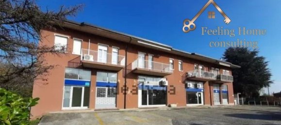 600m² Commercial property in Stezzano, Italy No. 84444 2