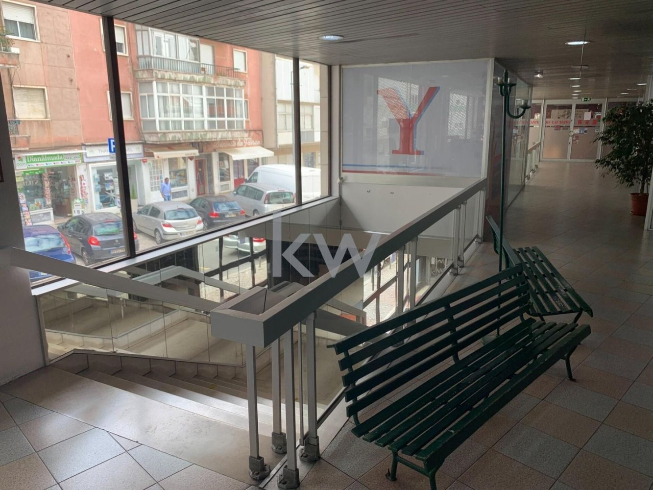 Propriété commerciale à Almada, Portugal 23m² No. 79772