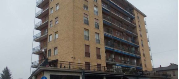 4 rooms Apartment in Limbiate, Italy No. 183987 2