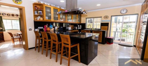 4 bedrooms Villa in Faro, Portugal No. 9298 11