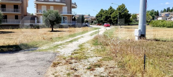 600m² Land in Sant'Omero, Italy No. 282234 8