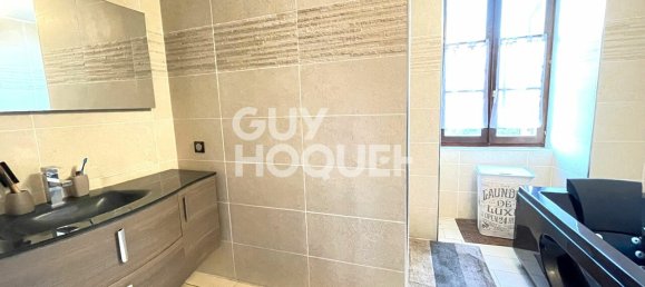 5 bedrooms House in Bourges, France No. 64252 6