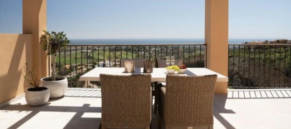 2 Schlafzimmer Penthouse in Benahavis, Spain, Nr. 124219 4