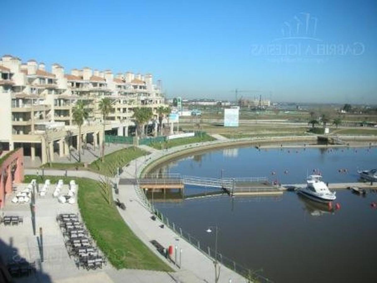 Propriété commerciale à Tigre, Argentina No. 28323