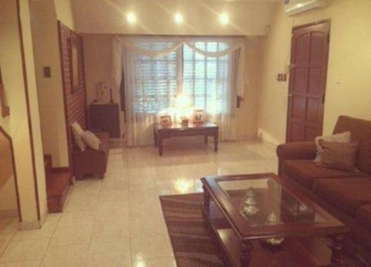 4 غرف نوم منزل في Tres de Febrero, Argentina رقم 97180