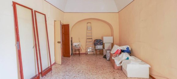 2 rooms House in Palo del Colle, Italy No. 36318 4