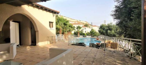 3 bedrooms House in Agios Tychonas, Cyprus No. 16080 6