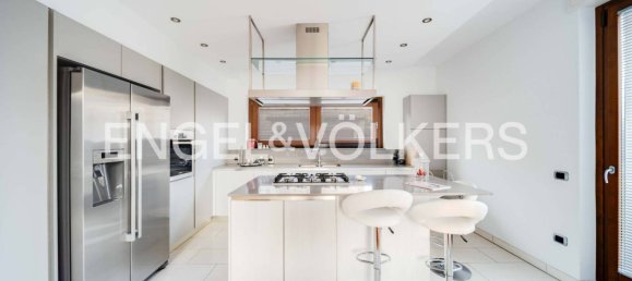 3 غرف نوم فيلا في Cugliate-Fabiasco, Italy رقم 109323 26