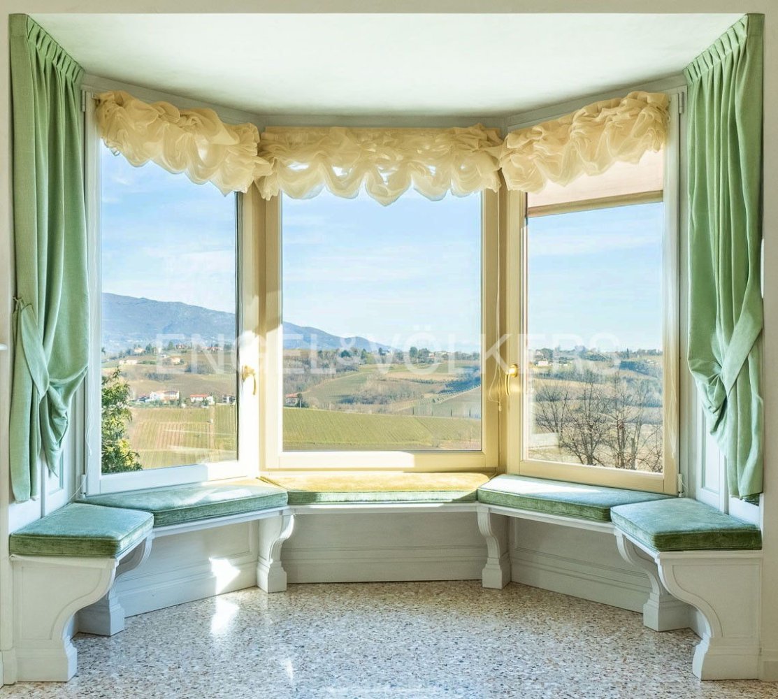 6 bedrooms Villa in Vittorio Veneto, Italy No. 67697