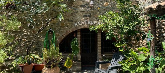 3 bedrooms Townhouse in Garriguella, Spain No. 185574 2