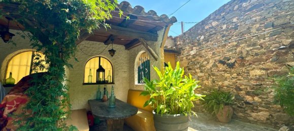 3 bedrooms Townhouse in Garriguella, Spain No. 185574 3