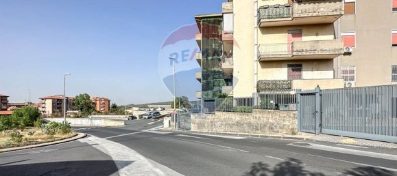 3 bedrooms Apartment in Catania, Italy No. 132665 2