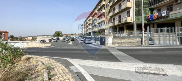 3 bedrooms Apartment in Catania, Italy No. 132665 3