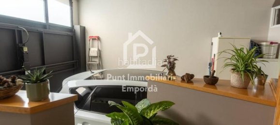 4 Schlafzimmer Haus in Figueres, Spain, Nr. 113572 7