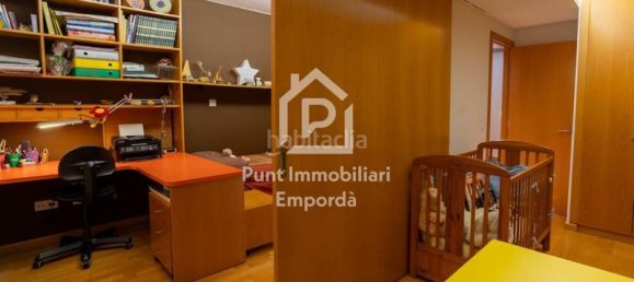 4 Schlafzimmer Haus in Figueres, Spain, Nr. 113572 23