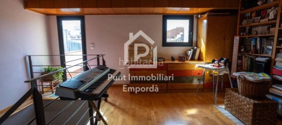 4 Schlafzimmer Haus in Figueres, Spain, Nr. 113572 9