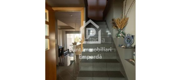 4 Schlafzimmer Haus in Figueres, Spain, Nr. 113572 10