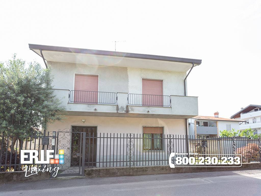 Villa de 3 dormitorios en Parabiago, Italy No. 355751