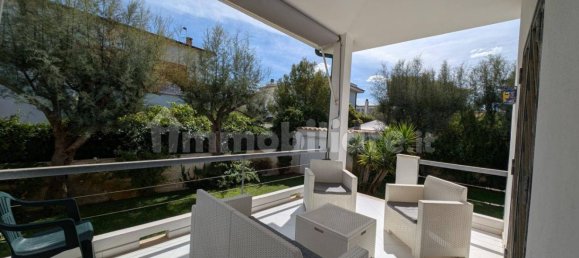 Вилла с 4 спальнями в Фьюмичино, Италия № 336629 20