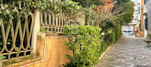 3 bedrooms Apartment in Rome, Italy No. 48588 44