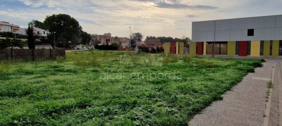  Land in Garriguella, Spain No. 73579 9