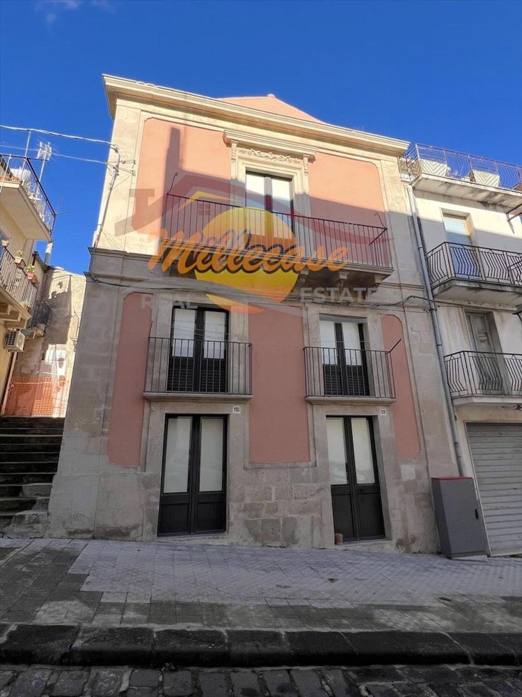 6-salle Appartement à Floridia, Italy No. 128818