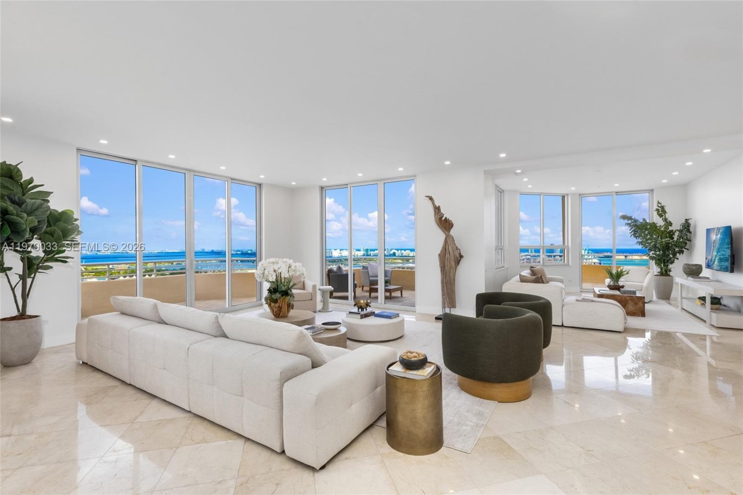 5 dormitorios propiedad comercial en alquiler en Miami, Miami-Dade, Florida, USA № 615373