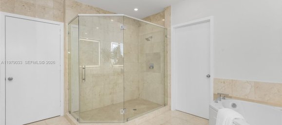 5 dormitorios propiedad comercial en alquiler en Miami, Miami-Dade, Florida, USA № 615373 6