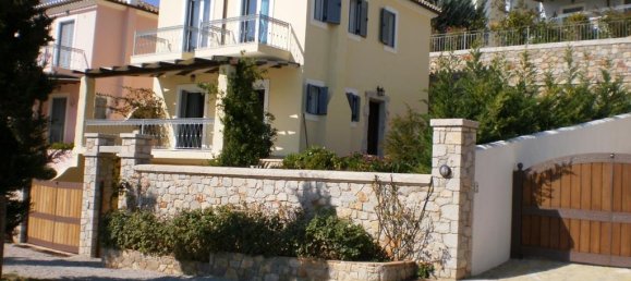 3 Schlafzimmer Property in Kranidi, Greece, Nr. 5521 2