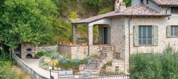 5 bedrooms Villa in Umbertide, Italy No. 65010 10